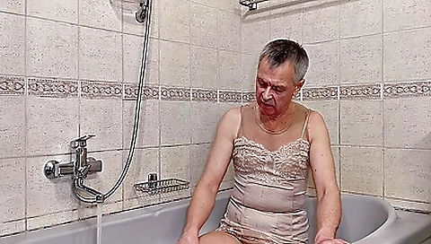 Hot blonde fucked and gets her face full