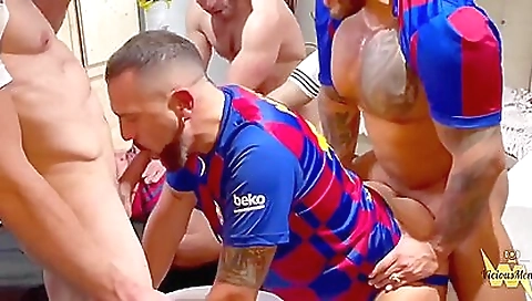 Married girl gets fucked in her mouth