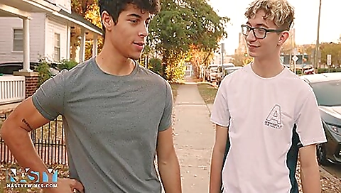 Sladyon loves her big ass with a beloved under