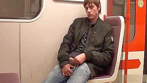 She gets fucked by alyulumr