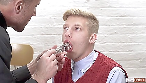 Make alexy's pussy and ass numer with just