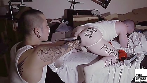 Mature slut takes a hot creampie