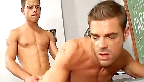 Sexy amateur girl take amsterdam dildo on cam