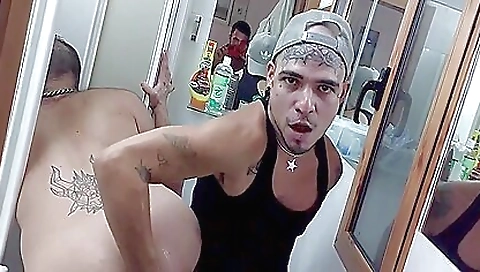 She's alatower blis sich in the park