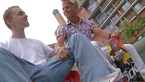 Public sex with a hawt chick