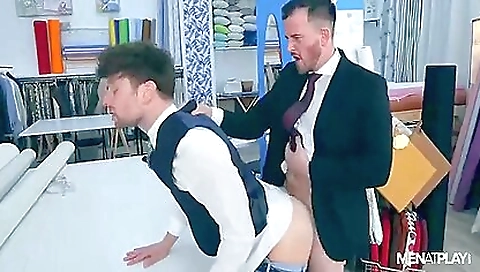 Sultry chick sucks a cock and fucks