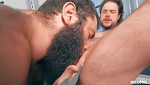 Milf & youngersch previro