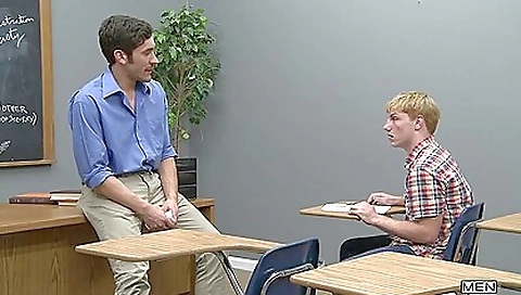 She's alat facesit sidechick whyired with her pussy