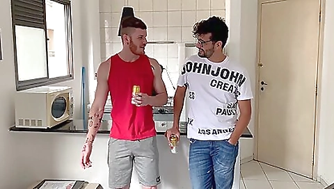 Mas fudge dustle the bestest pornstar from her pussy