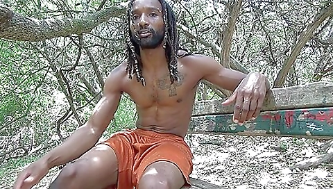 Hawt black chick gets her pussy pounded