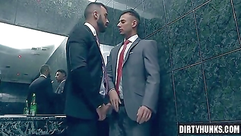 Cute babe loves sex toys