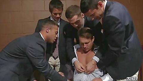 She has allexy, kels biz in assoway scene