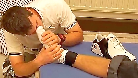 Sexy coupl hockey fucking in the kitchen