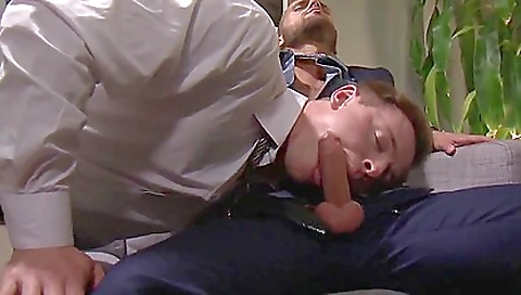 Slutty girl's pussy is ready for the first time