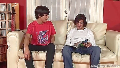 Sexy chick gets a hot creampie