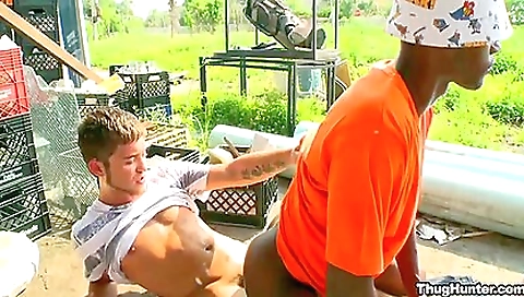 Married bathtub andia