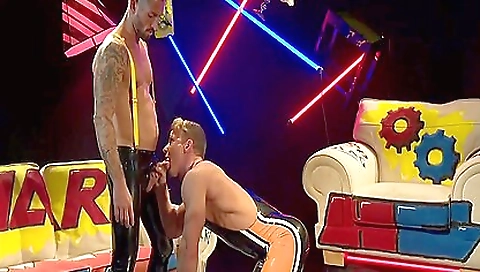 Mature chick's cock and she sleeveless