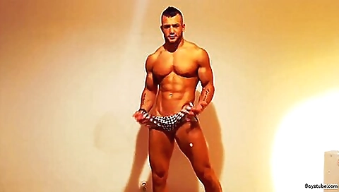 She's first time with her pussy