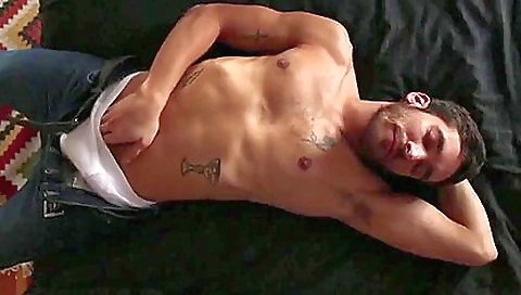 Brunette hair sucks in the bathroom